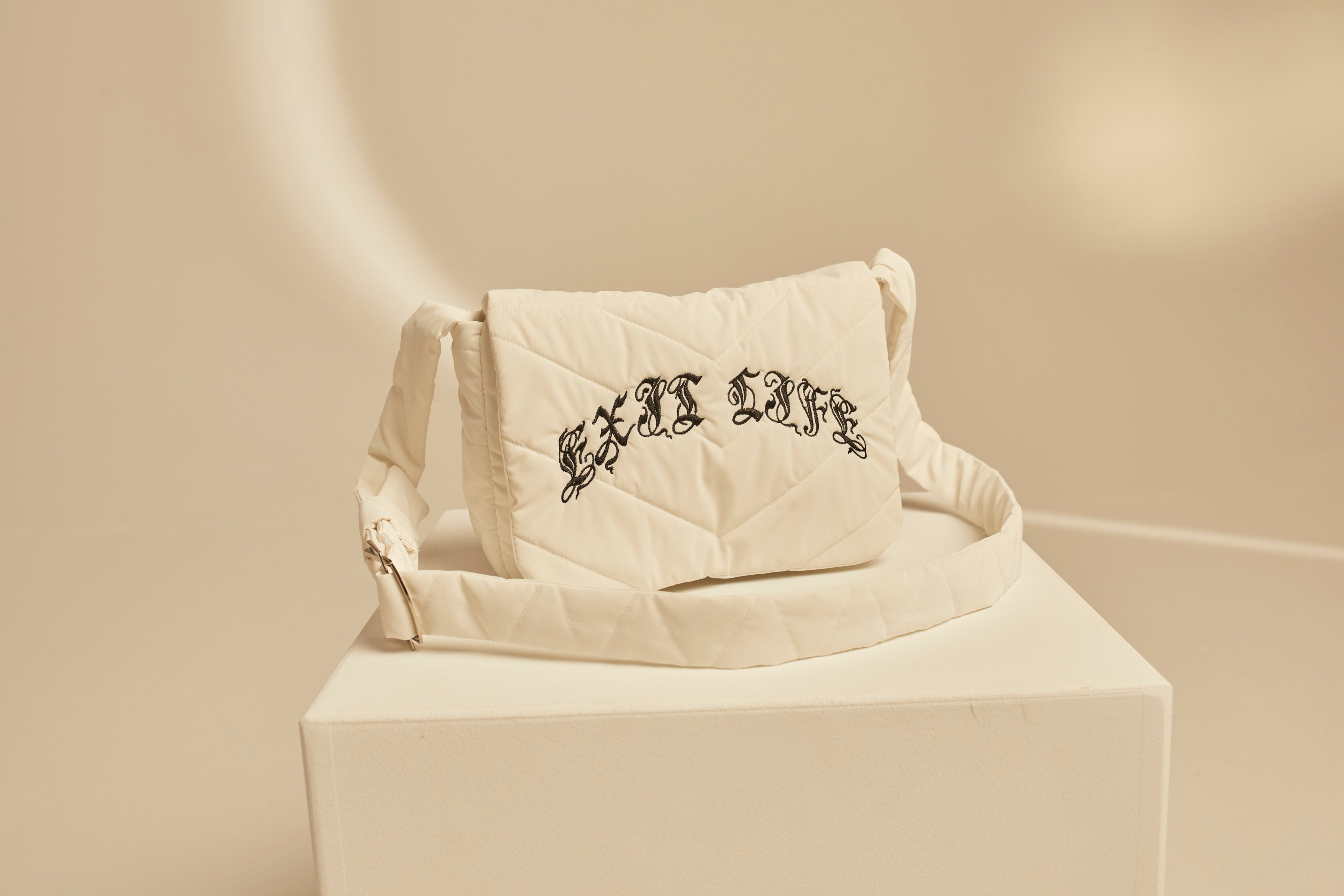 Exit Life-White Bag V2.0